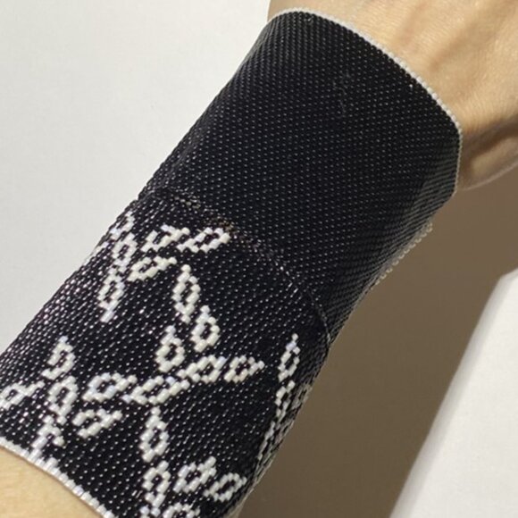 Beaded cuff braclets-pair - Picture 6 of 9